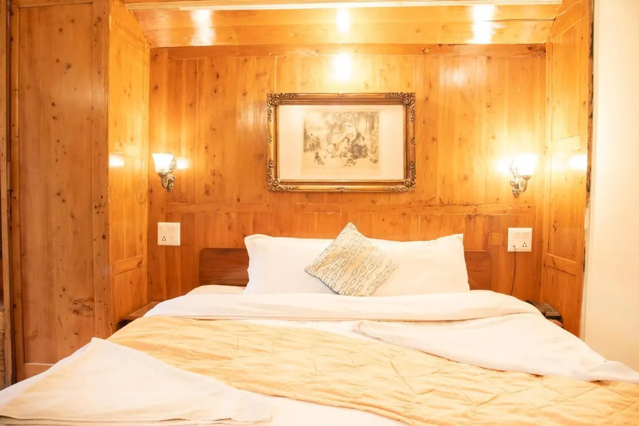 *** Hotel Shimla British Resort India